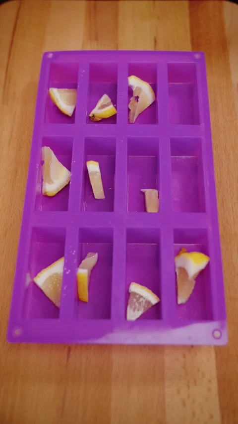 Making Ice Cubes with Fruit 動画素材 283251873