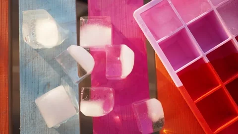 Making ice cubes in a tray Video stock 341998244