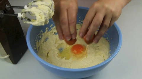 Making Jam Drops 1 스톡 동영상 33277386