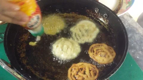 Making jilapi 库存影片 181099654