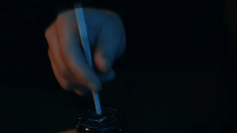 Making a joint Video stock 97781759