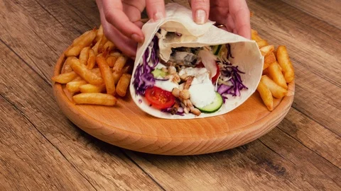 Making a kebab or gyros, side view - stop motion animation Video stock 124326428