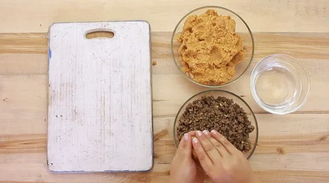 Making Kubba tablets stuffed with yogurt Stock Footage 68600979