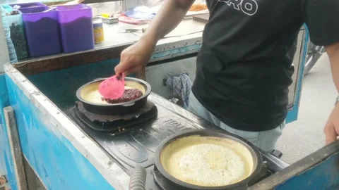 Making martabak Stock Footage 231122664