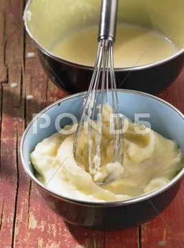 Making Mashed Potato (German Voice-Over)