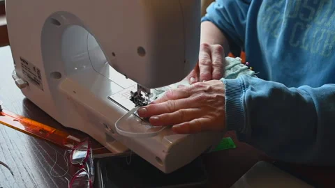 Making Masks 1 Stockbeeldmateriaal 130545339