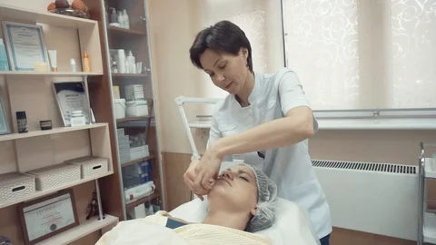 Making massaging face with fingers Video stock 87825121