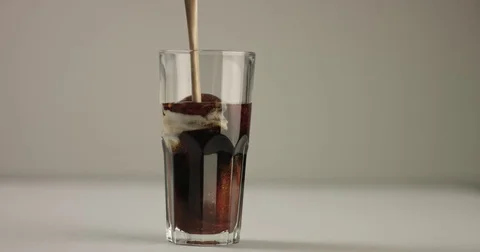 Making mocca coffee or hot cocoa Stock Footage 82739576