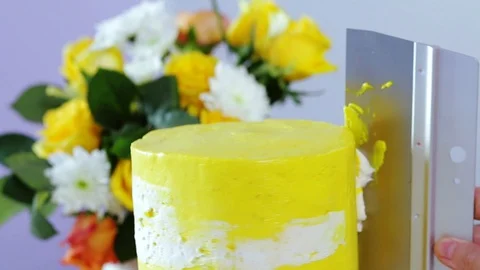 Making multi-layered wedding cake Video stock 102932078