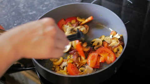 Making Omlette 스톡 동영상 40338379