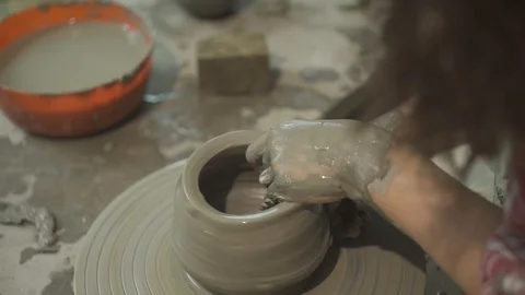 Making a pot with Ceramic Video stock 85630844
