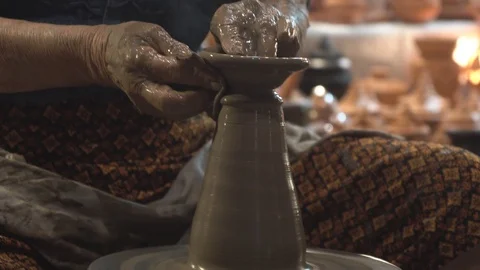 Making pottery by hand Stock-Footage 107049998