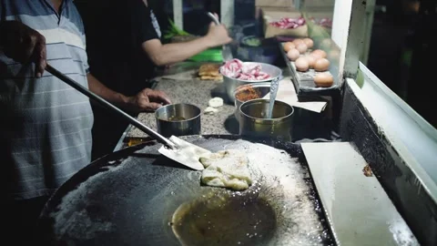 Making process of Egg Martabak. Видео 263025532