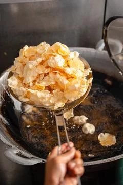 Making process Emping Balado Foto stock