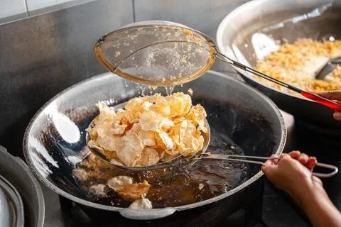 Making process Emping Balado 스톡 사진