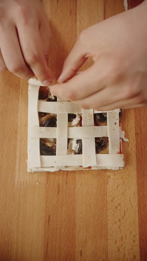 Making the Puff Pastry to the Camera Vídeos de archivo 281086134