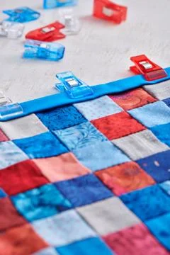 Making of quilt binding by dint of sewing quilting clips 스톡 사진