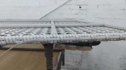 Making a rattan table top Foto stock