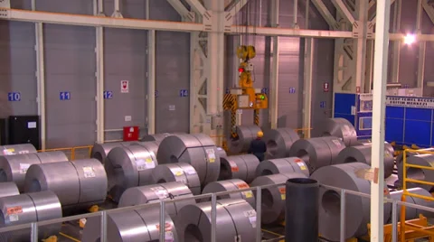 Making ready sheets for cutting in automobile factory 動画素材 35342460