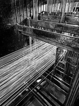 Making Ribbons From Thread In Black And White Stock Photos