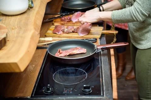 Making roast duck at culinary workshop Foto stock