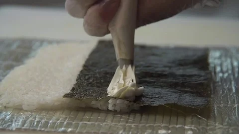 Making rolls philadelphia Видео 81757392
