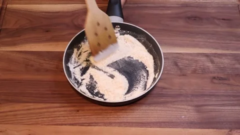 Making Roux Sauce Base by Mixing Flour and Melted Butter in Frying Pan Видео 334807717