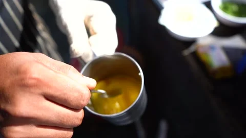 Making Scrambled Eggs 動画素材 133270208