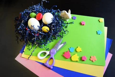 Making a scrapbooking hand made easter card Foto stock
