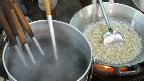 Making sugar peanut bar – Traditional Chinese snack Stock Footage 107904050