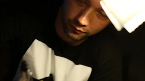 Making a tattoo Stock Footage 66028056