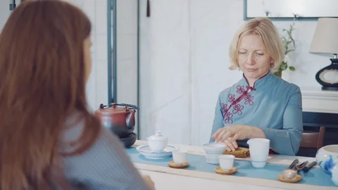 Making tea at the tea ceremony Stock Footage 126959924