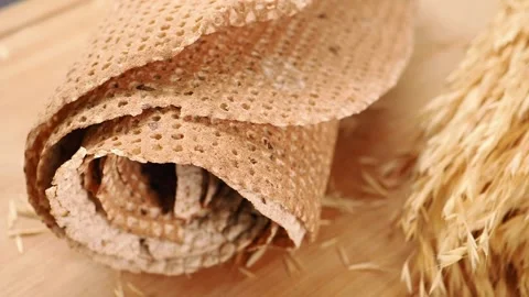 Making traditional bread using old methods and ingredients Видео 338218721