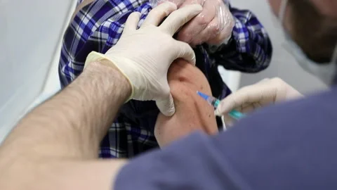 Making a Vaccine Vidéo 147742780