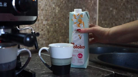 Making vegan cappuccino Stock Footage 128307557