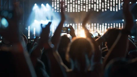 Making video at a show Stock Footage 115081677