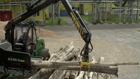 Making wood chips from a large piece of wood Stock Footage 71270322