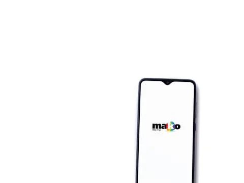 Mako app launch screen with logo on the display of a black mobile smartphone  Stock Photos