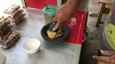 Makr ayam geprek. Stock Footage 224869418