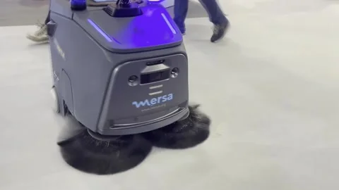 Malaga leads the way in innovation with robots that optimize water and cleaning  Video stock 328202404