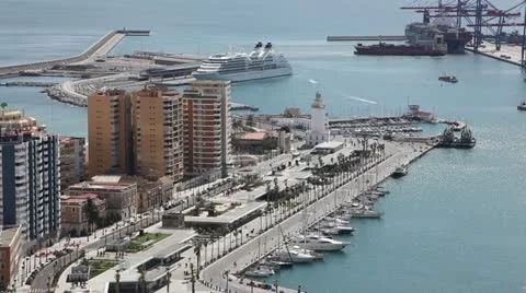Malaga seaport and Lighthouse 库存影片 11519414