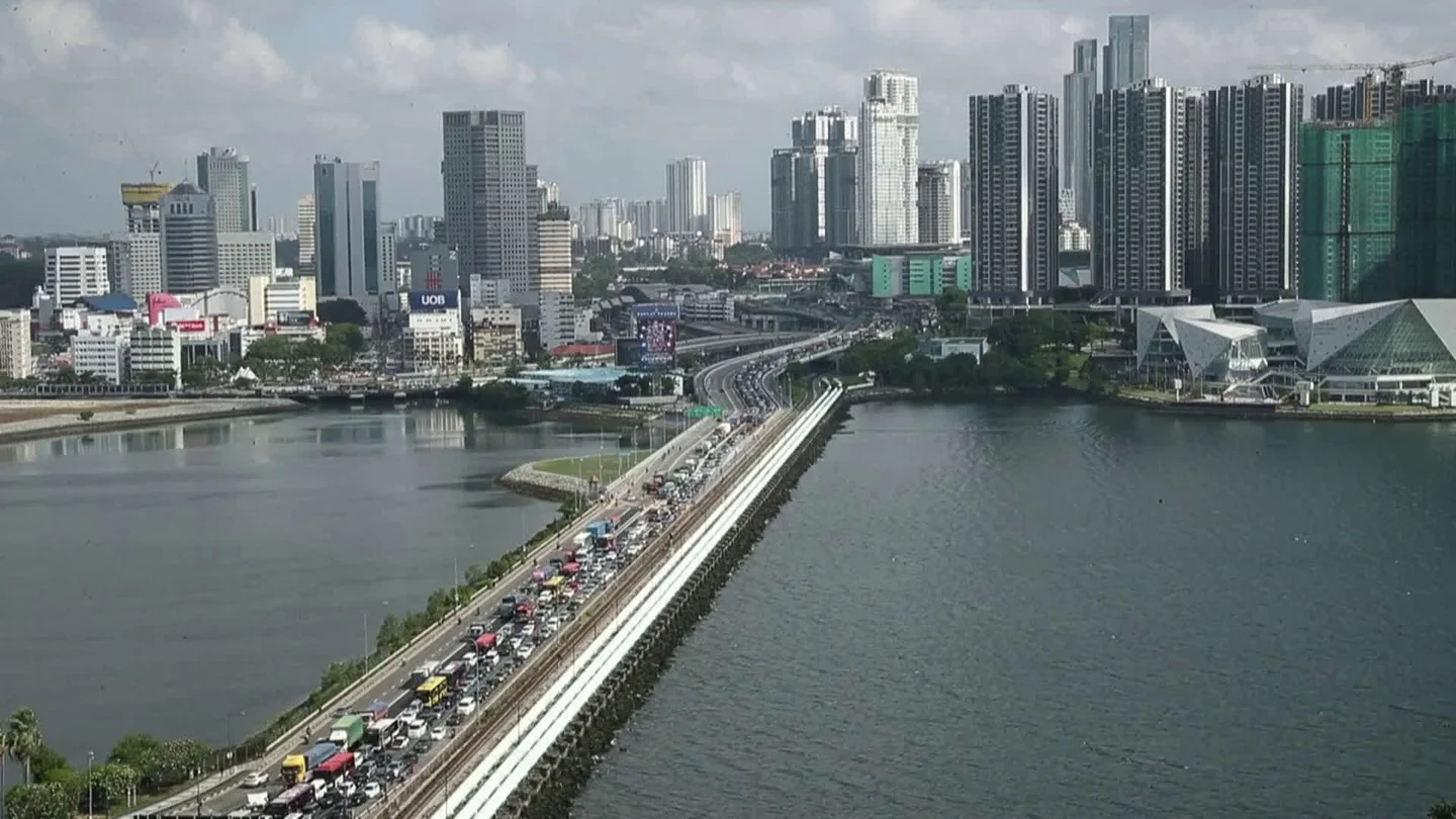 Malaysia Shuts Border With Singapore To Combat Coronavirus Outbreak Stock Footage