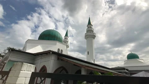 Malaysian Mosque Timelapse with clouds and blue skies Stock Footage 226302843