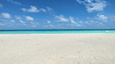 Maldive white sand beach. Waves of the turquoise sea. Stock Footage 156563316