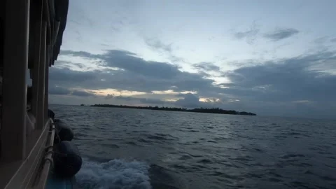 Maldives Boat Right 動画素材 160123342