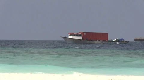 Maldives - Container ship Видео 35210031
