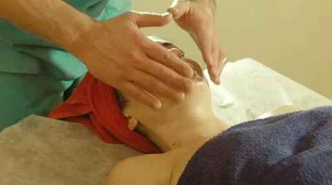 Massage Parlor Стоковые видеоклипы | Massage Parlor Видео | Pond5 без роялти