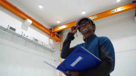 Male engineer checking crane operation Stock Footage 158172527
