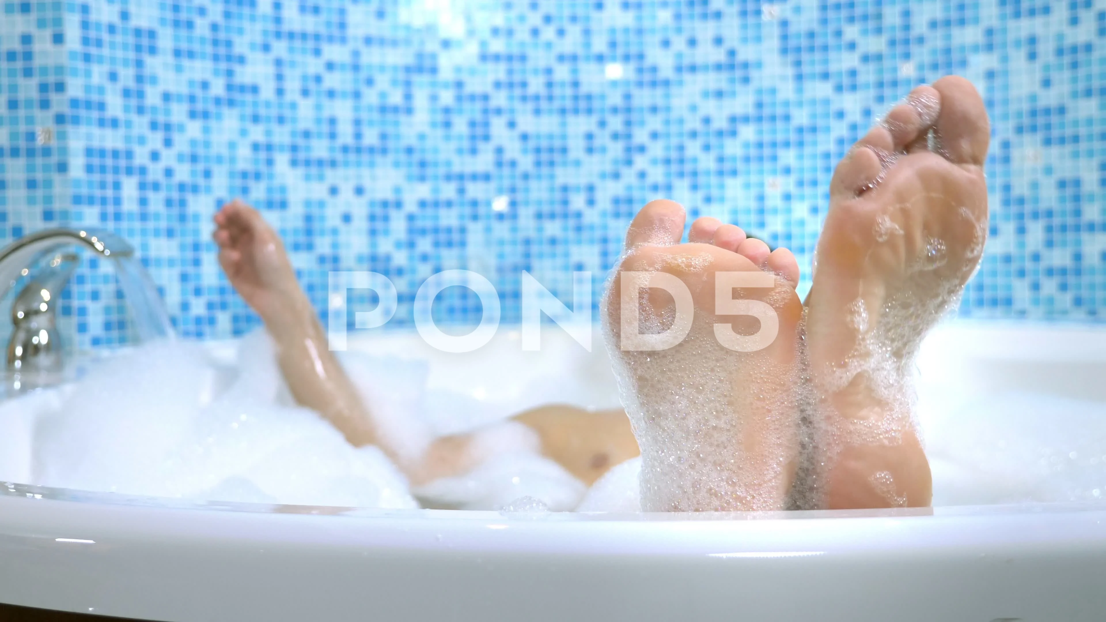 Feet in best sale tub