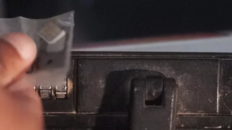 Male Hand Entering Secret Code, Unlocking Briefcase And Stealing Data Card Vidéo 303367807
